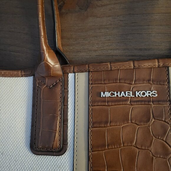 Michael Kors Greenwich Tote w/COA - Picture 11 of 12